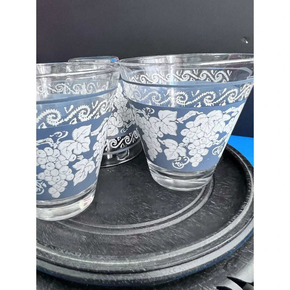 SET OF 3 WEDGEWOOD HAZEL ATLAS 2OZ ‎ GRAPES BLUE AND WHITE SHOT GLASSES (114)